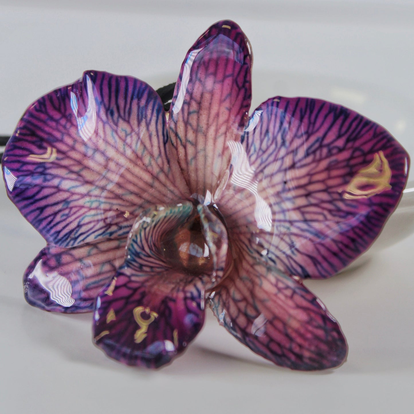Real Flower Medium Purple/White Dendrobium Orchid Necklace