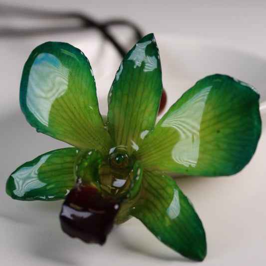 Real Flower Small Green/Purple Dendrobium Orchid Necklace