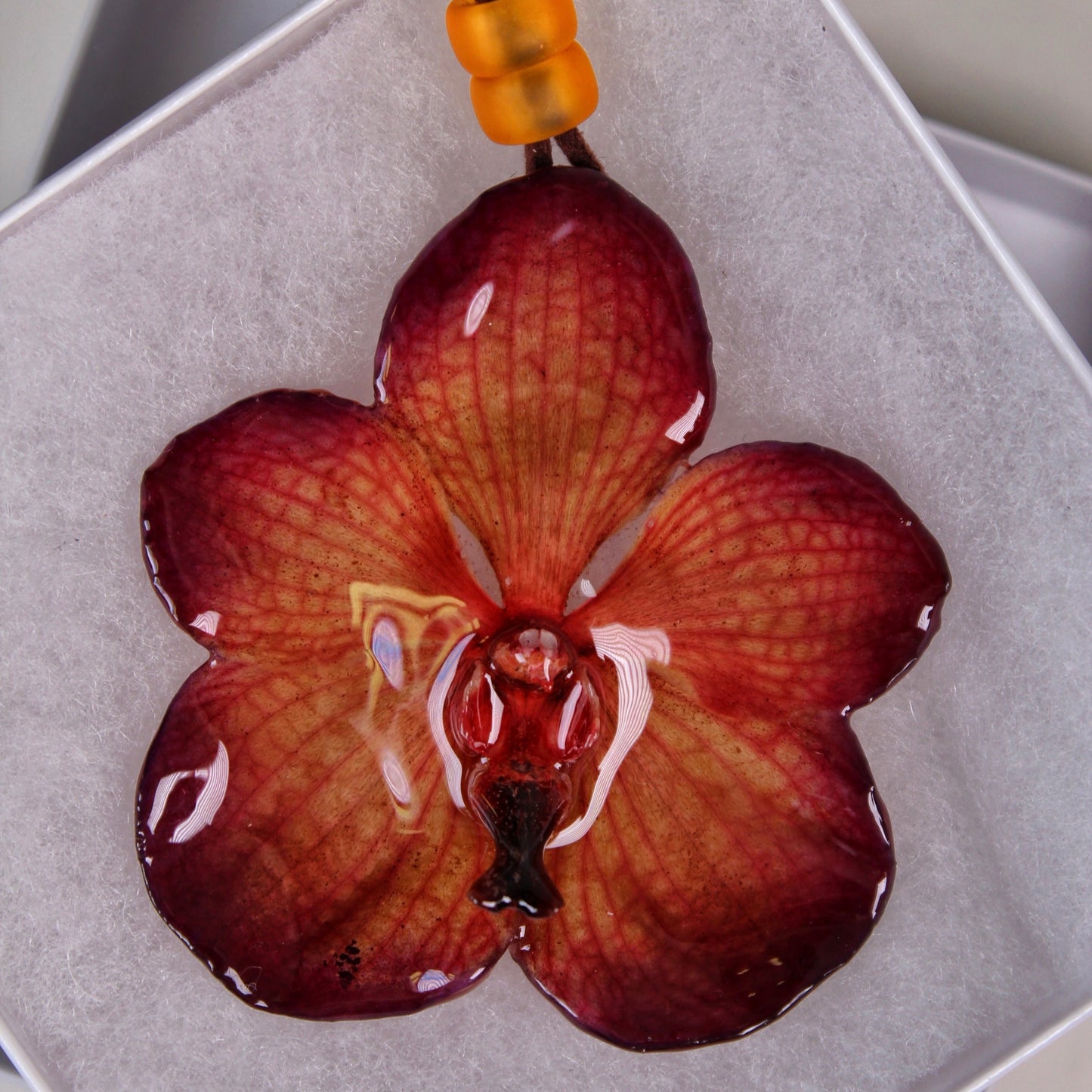 Real Flower Medium Purple/Yellow Vanda Necklace