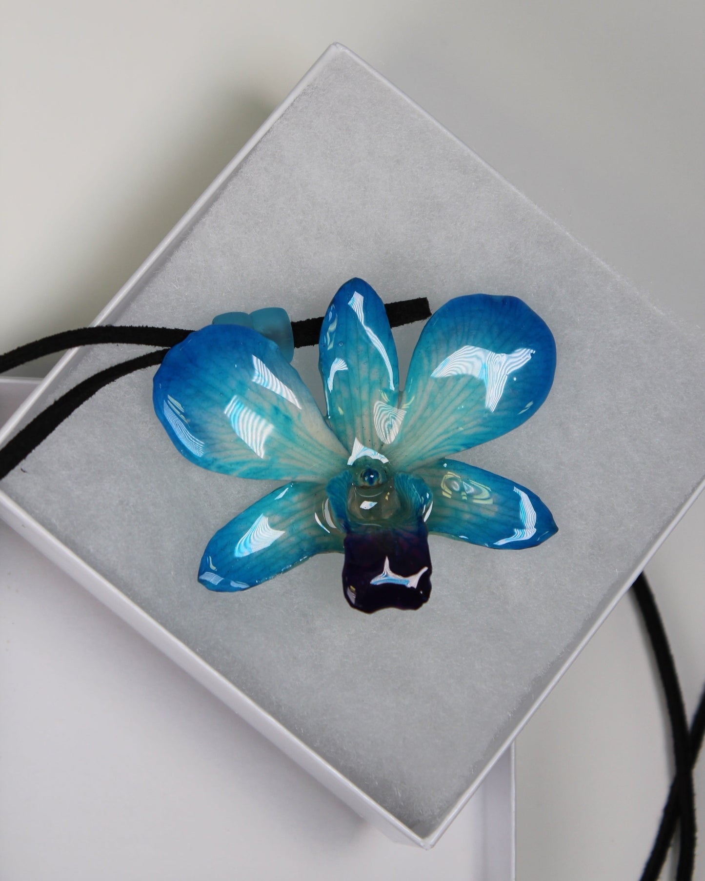 Real Flower Small Blue/Purple Dendrobium Orchid  Necklace