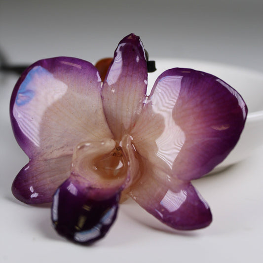 Real Flower Medium White/Purple Dendrobium Orchid  Necklace