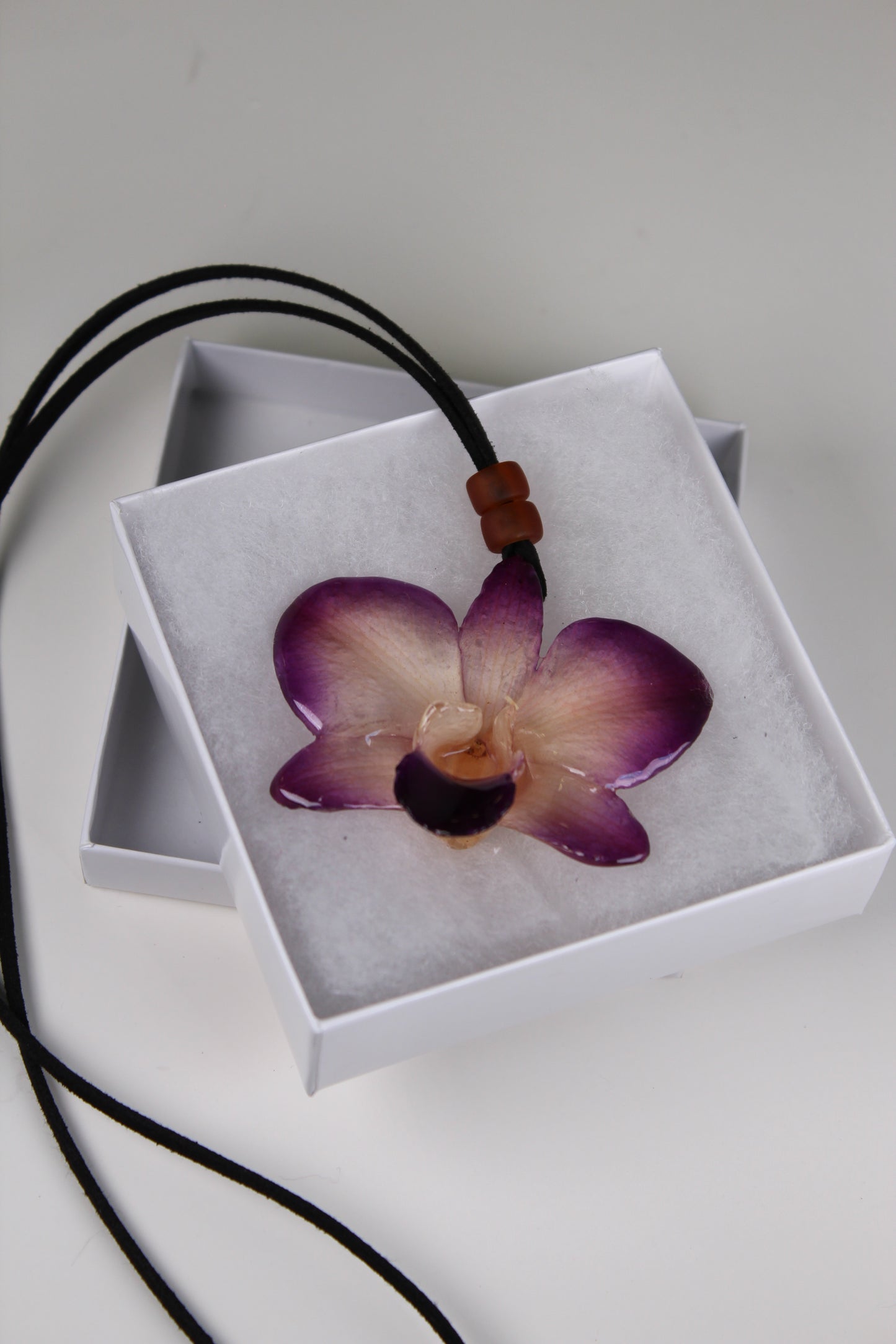 Real Flower Medium White/Purple Dendrobium Orchid  Necklace