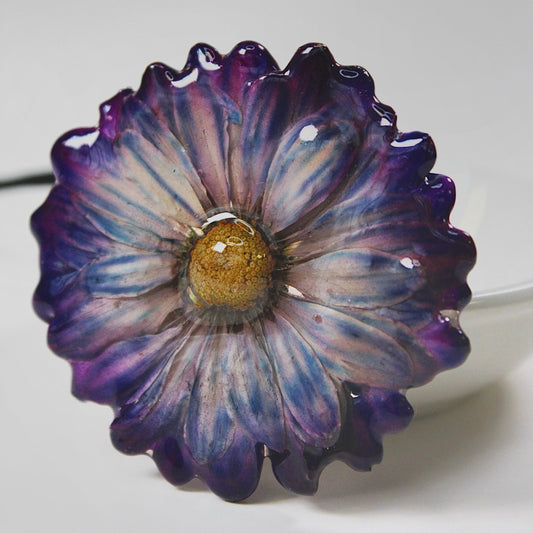 Real Flower Medium Purple/Blue Chrysanthemum Necklace